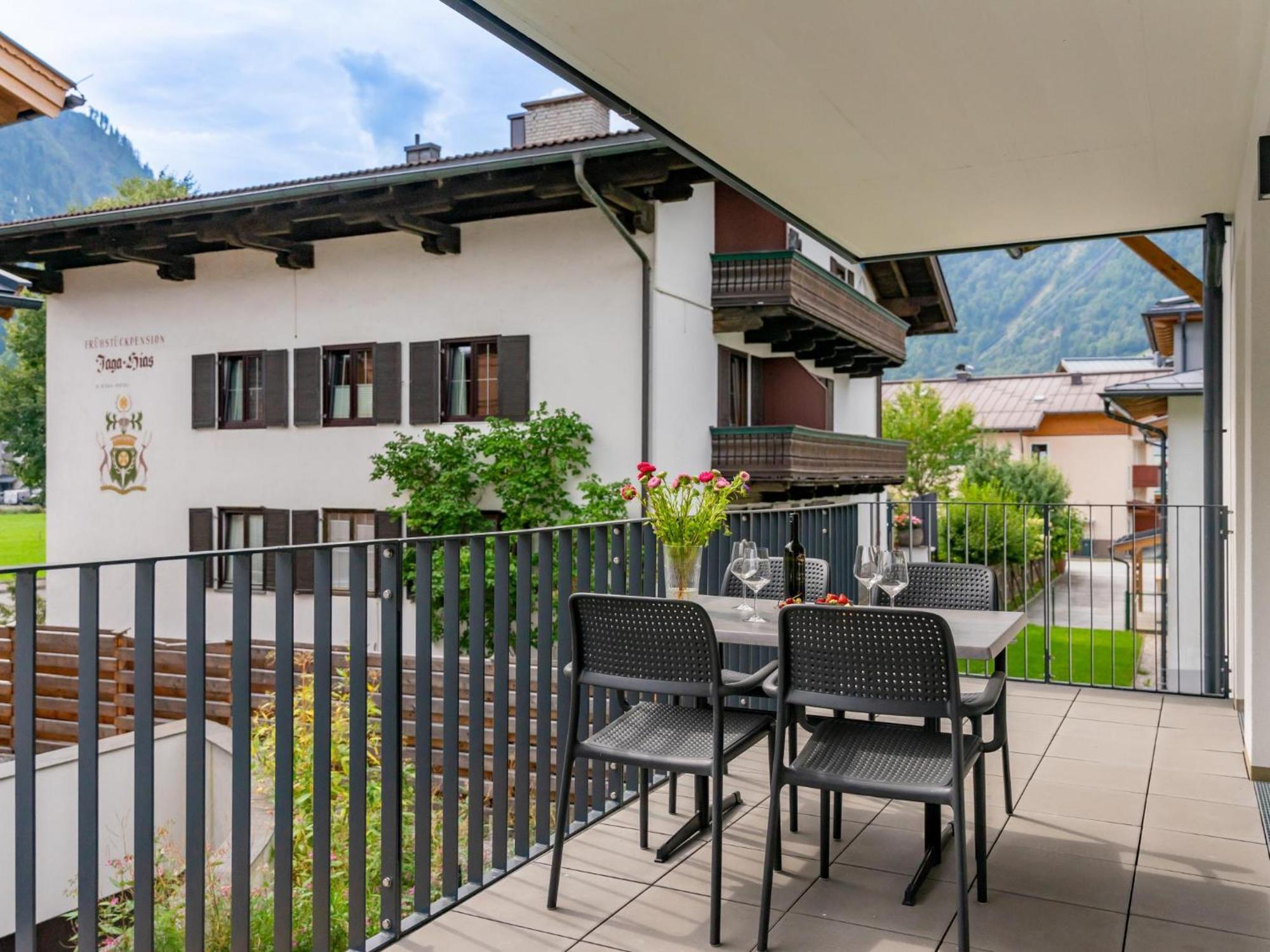 Falken Suites Top 4 Kaprun Exterior foto